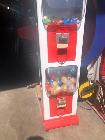 Dubbele capsules automaat. beschikbaar voor biedingen