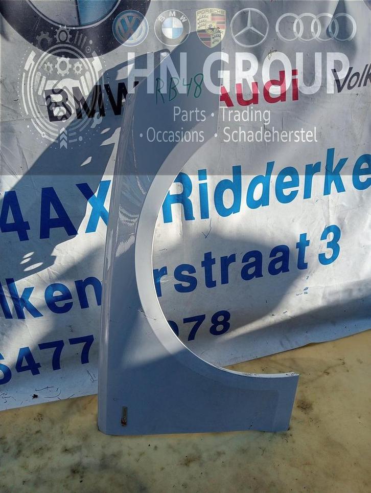 Audi A4 8W B9 facelift voorscherm spatbord 8W0821092 Rechts, Auto-onderdelen, Carrosserie, Spatbord, Mercedes-Benz, Links, Gebruikt