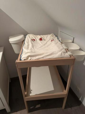 Verschoontafel beschikbaar voor biedingen