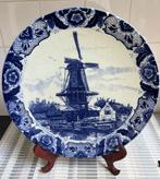 Delft blue handpainted bord Diameter 38 cm + staander, Antiek en Kunst, Ophalen of Verzenden