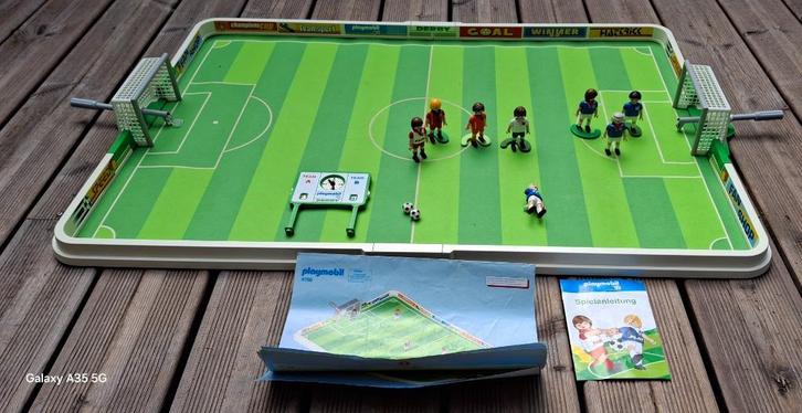 PLAYMOBIL VOETBALSPELERS + gratis muntenveld, Kinderen en Baby's, Speelgoed | Playmobil, Gebruikt, Complete set, Ophalen of Verzenden