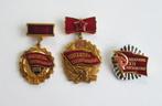Drie Sovjet-socialistische insignes voor de beste arbeiders, Verzamelen, Militaria | Algemeen, Ophalen of Verzenden