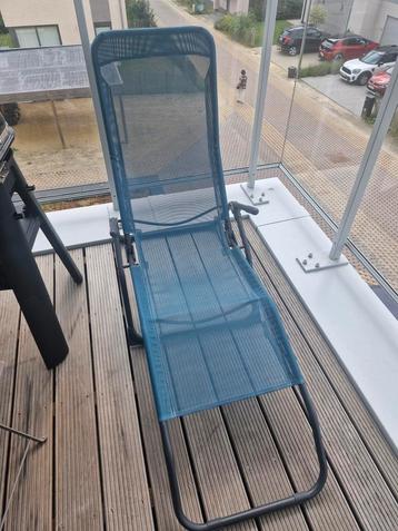 2 chaises longues  beschikbaar voor biedingen