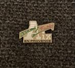 PIN - AVCA - TRIATHLON - AIX EN PROVENCE, Verzenden, Gebruikt, Sport, Speldje of Pin