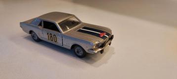 zeer oude miniatuurauto Ford Mustang, 1/43 beschikbaar voor biedingen