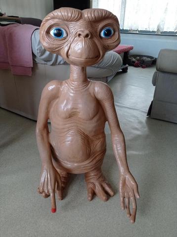 E.T. levensgroot beschikbaar voor biedingen