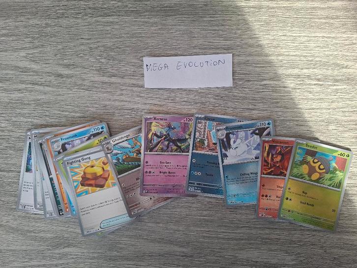 Mega Evolution set - Pokémon, Hobby & Loisirs créatifs, Jeux de cartes à collectionner | Pokémon, Neuf, Plusieurs cartes, Foil
