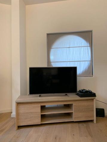 Houten TV meubel beschikbaar voor biedingen