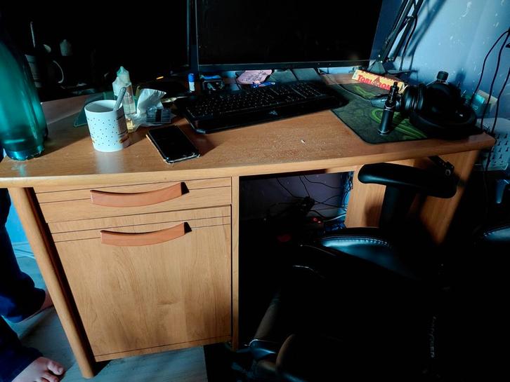 Bureau a donner URGENT, Maison & Meubles, Bureaux, Bureau