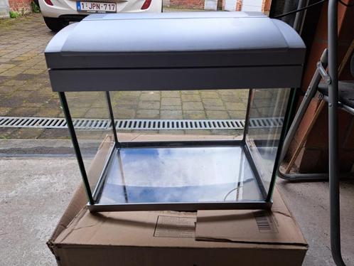 Aquarium Superfish vide. 25 litres. Voir aussi mon autre ann, Animaux & Accessoires, Poissons | Aquariums & Accessoires, Comme neuf