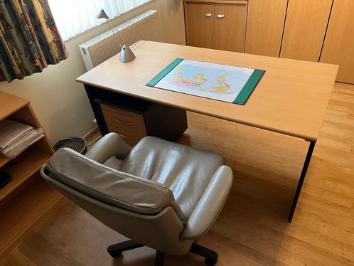 Houten bureau met ladenblok, Huis en Inrichting, Bureaus, Gebruikt, Bureau, Ophalen