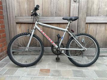 Kinderfiets beschikbaar voor biedingen