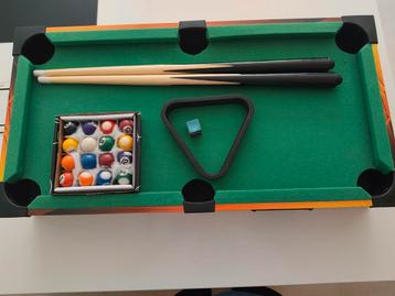 Mini biljarttafel 60cm x 31.5cm x 10cm beschikbaar voor biedingen