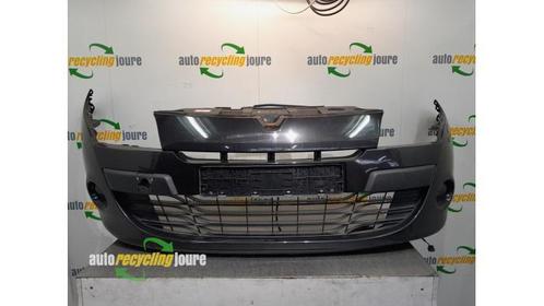 Voorbumper van een Renault Megane (NV676), Auto-onderdelen, Carrosserie, Bumper, Renault, Gebruikt, 3 maanden garantie