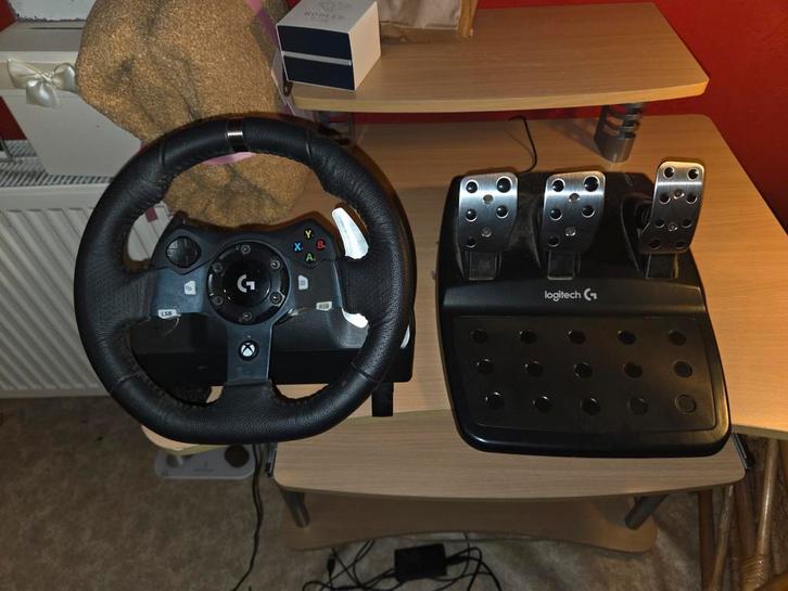 Volant logitech G920 + pédalier, Games en Spelcomputers, Spelcomputers | Sony Consoles | Accessoires, Zo goed als nieuw, Ophalen