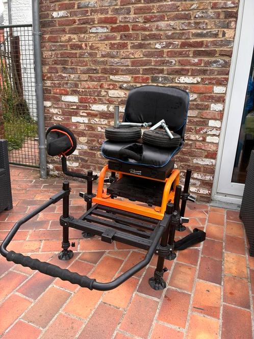 STATION BLACK MANGO COMPETITION D36 AVEC DOSSIER + CHARIOT, Watersport en Boten, Hengelsport | Algemeen, Gebruikt, Ophalen