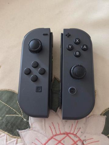 Paire de Joycon Nintendo Switch  beschikbaar voor biedingen
