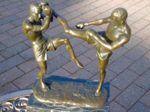 Standbeeld van kickboksers in brons gesigneerd, Antiek en Kunst, Antiek | Brons en Koper, Brons, Ophalen