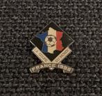 PIN - LA COUPE DU MONDE - FRANCE 1998 - VOETBAL - FOOTBALL, Envoi, Utilisé, Sport, Insigne ou Pin's
