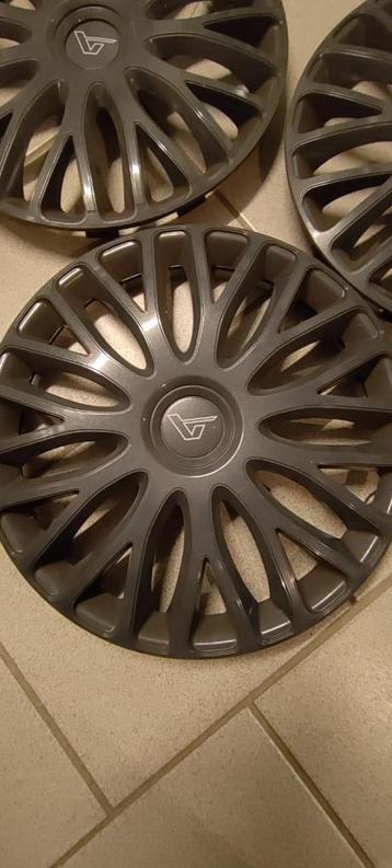 3 Mugello 15" wieldoppen beschikbaar voor biedingen