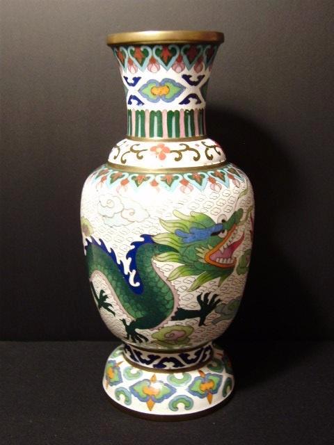 CHINA : Cloisonné vaas met Keizerlijke 5-Klauwen draak, Antiquités & Art, Art | Art non-occidental, Enlèvement