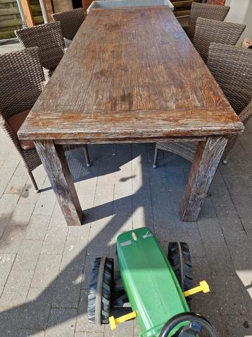 Grote tuintafel met 6 stoelen