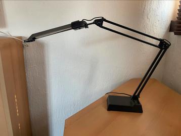 Bureaulamp beschikbaar voor biedingen