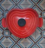 Le creuset hartjes cocotte, Gebruikt, Gietijzer, Ophalen of Verzenden, Keramische plaat