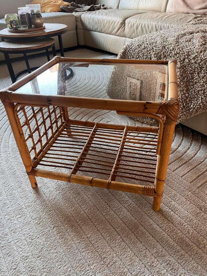 Prachtig rotan bijzettafeltje., Huis en Inrichting, Tafels | Salontafels, Zo goed als nieuw, 50 tot 75 cm, 50 tot 100 cm, 50 tot 100 cm