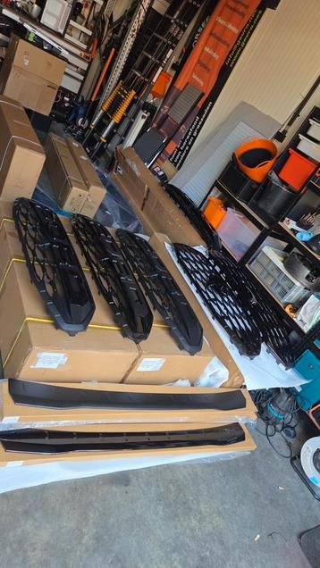 Raptor-look grill new custom beschikbaar voor biedingen