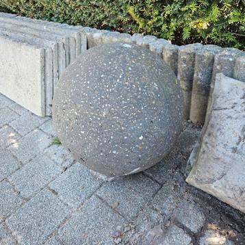 Fontein bol, tuinornament beschikbaar voor biedingen