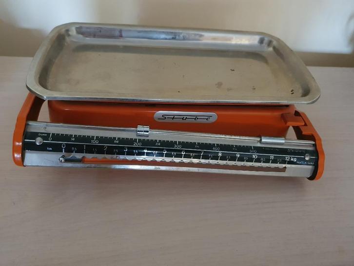 vintage oranje weegschaal max. 12 kg jaar 70, Elektronische apparatuur, Weegschalen, Zo goed als nieuw, Analoog, Keukenweegschaal