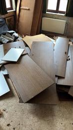 Hout van oude kasten en planken  te Ramsel, Enlèvement