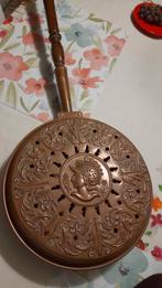 Koperen bedpan, Ophalen