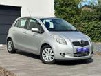 Toyota Yaris 1.3i 16v VVT-i Follow Me Automaat! Navi & Airco, Achat, 87 ch, 1055 kg, Noir