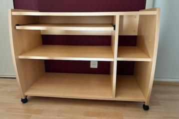 Bureautafel op wielen (made in Belgium) beschikbaar voor biedingen