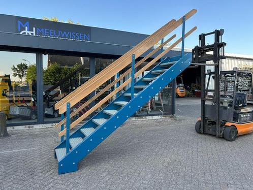 Stalen trap/metalen trap/entresol trap/verdiepingstrap 230CM, Doe-het-zelf en Bouw, Gereedschap | Handgereedschap, Gebruikt, Ophalen
