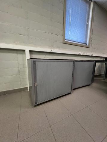 Bureau kasten beschikbaar voor biedingen