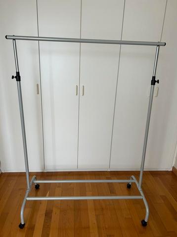 Kledingrek op wielen, verstelbaar, Ikea beschikbaar voor biedingen