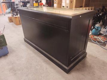 Comptoir vitré avec tiroir 177x70x101 beschikbaar voor biedingen