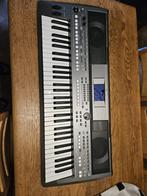 Yamaha PSR-S670 — Professioneel arrangertoetsenbord, Muziek en Instrumenten, Keyboards, Ophalen, 61 toetsen, Met standaard, Nieuw
