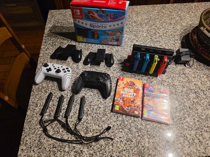Nintendo switch + accessoires, Consoles de jeu & Jeux vidéo, Consoles de jeu | Nintendo Consoles | Accessoires, Comme neuf, Switch