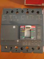 Abb -entrelec XT3N 250a automatic switch 4-pole, Bricolage & Construction, Électricité & Câbles, Enlèvement ou Envoi, Neuf
