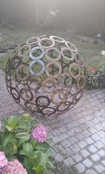 Metal Sphere 1m beschikbaar voor biedingen