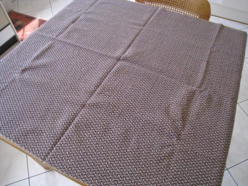 Tafelkleed 116x86cm, bruin met wit gewafelde stof, nieuw!!, Huis en Inrichting, Tafelkleden, Binnen, Ophalen of Verzenden