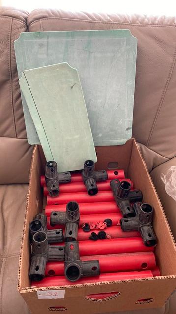 Quadro koppelstukken en buizen 43 stuks in deze doos beschikbaar voor biedingen