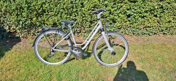 Damesfiets Minerva als nieuw !!! beschikbaar voor biedingen