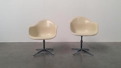 Eames Herman Miller fiberglass parchment chairs 70s vintage, Maison & Meubles, Chaises, Utilisé, Enlèvement