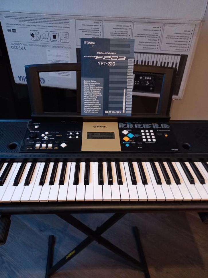 Yamaha ypt 220 keyboard, Muziek en Instrumenten, Keyboards, Yamaha, Ophalen