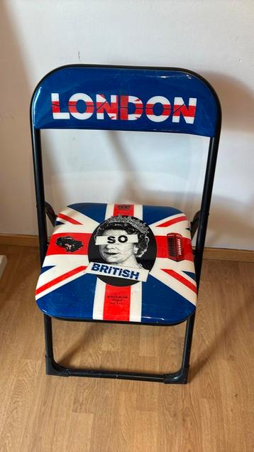Plooistoel Londen, handig om mee te nemen, heel goede staat beschikbaar voor biedingen